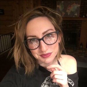 Meet your Posher, Amy